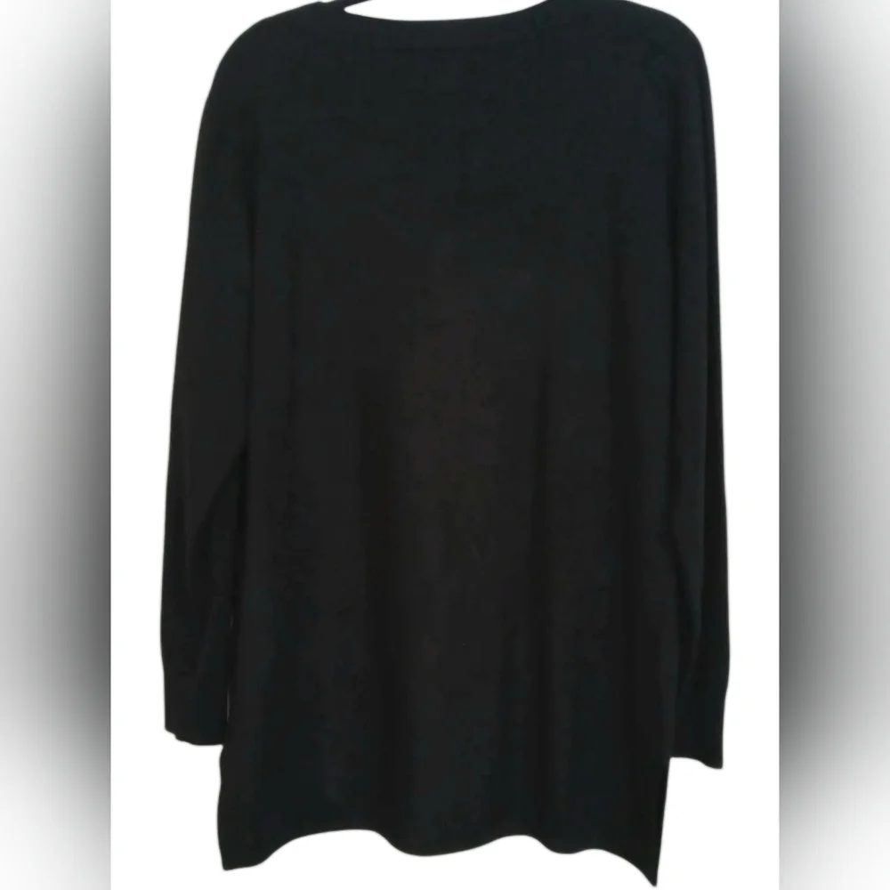 89th & Madison Women’s Black V-Neck Embellished Studded Blouse Top Size 1X EUC - Picture 2 of 4